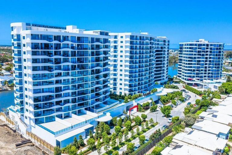 2 bedrooms House in 4508/5 Harbour Side Court BIGGERA WATERS QLD, 4216