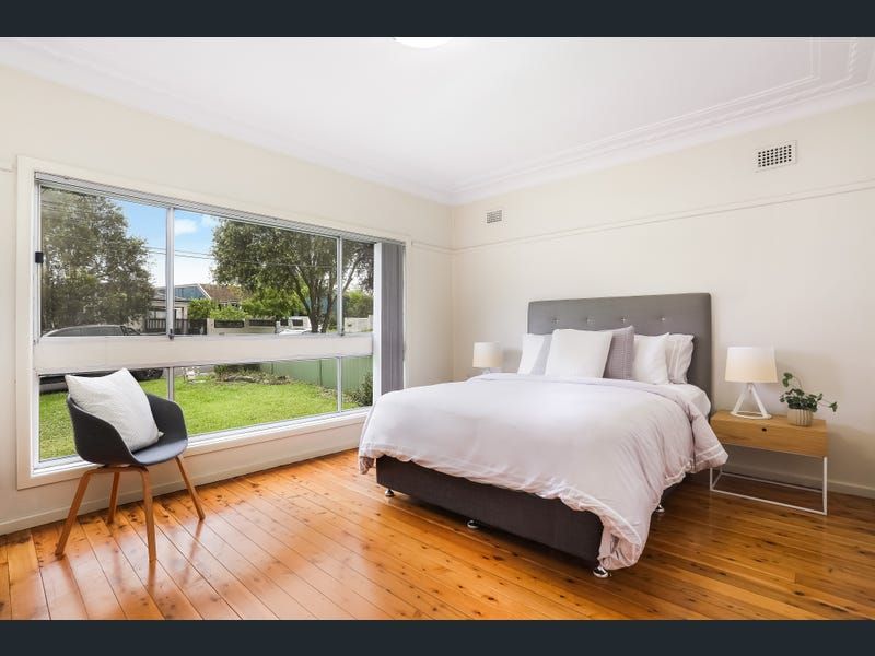 4 bedrooms House in 5 Kent Avenue ROSELANDS NSW, 2196