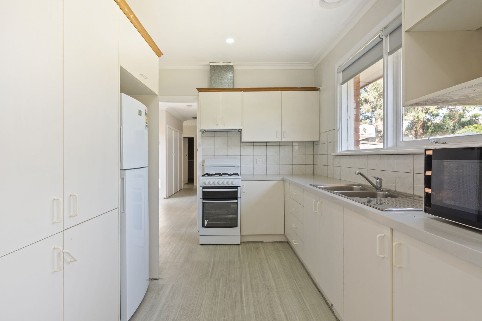 418 Springvale Road, Forest Hill VIC 3131, Image 2