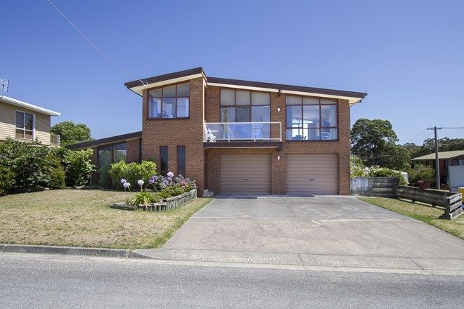 Picture of 37 Seaview Pde, KALIMNA VIC 3909