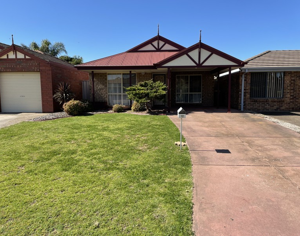 12 Schuit Crescent, Pooraka SA 5095