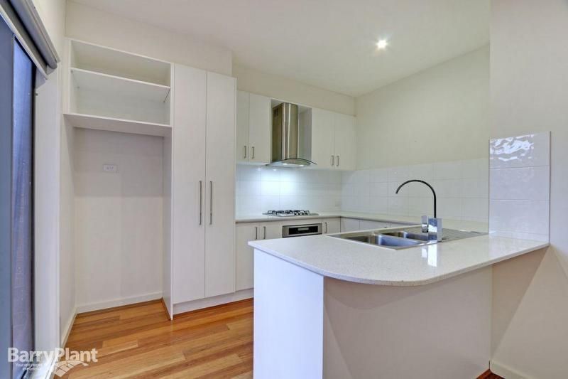 3/6 Ivon Street, BAYSWATER NORTH VIC 3153, Image 2