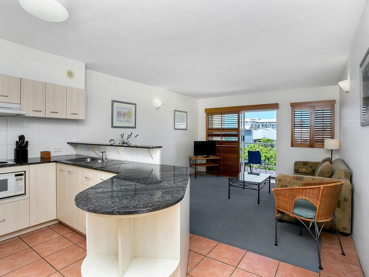 13/71-75 Lake Street, Cairns City QLD 4870, Image 2