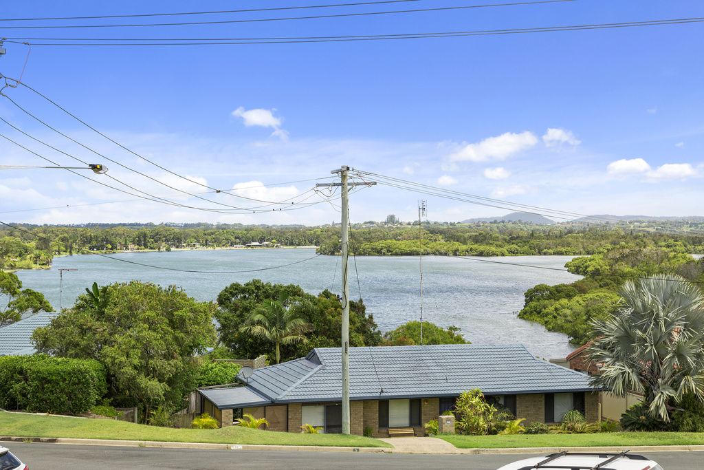 12 james cook drive banora point