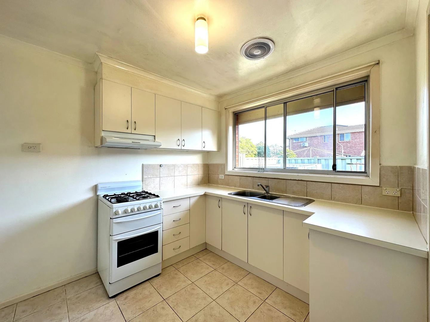 Additional image 5 of 2/22 Moore Avenue, Clayton South VIC 3169