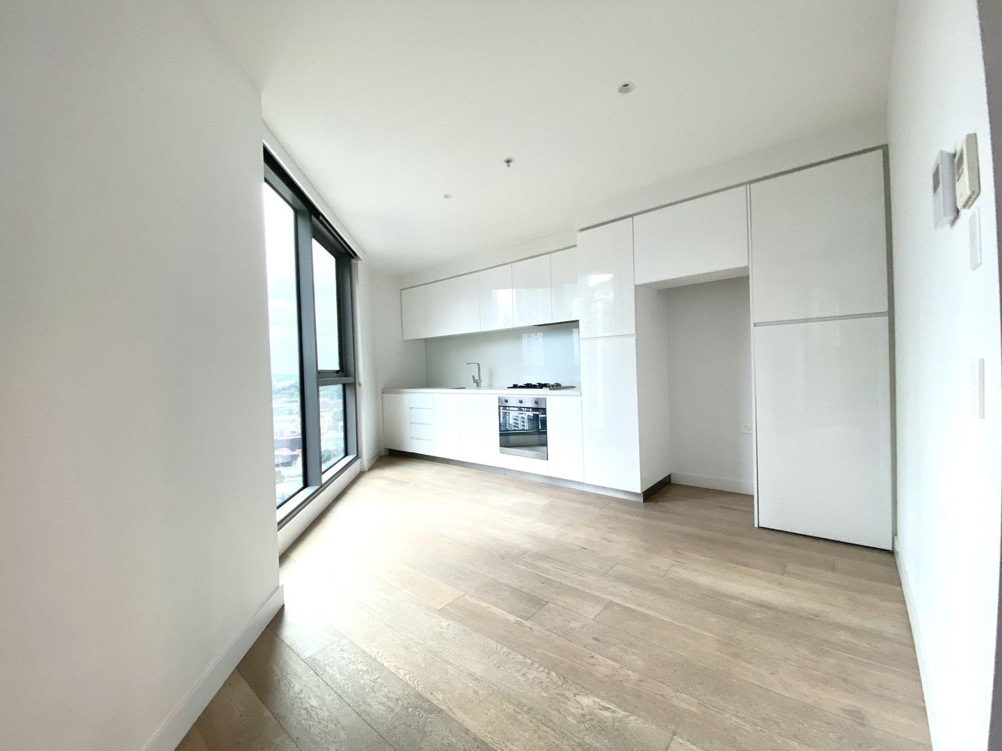 2 bedrooms Apartment / Unit / Flat in 2105E/42 Balston Street SOUTHBANK VIC, 3006