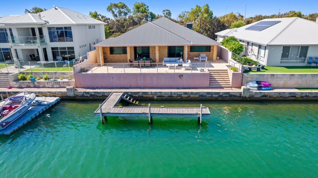 4 bedrooms House in 63 Waterlily Drive DUDLEY PARK WA, 6210