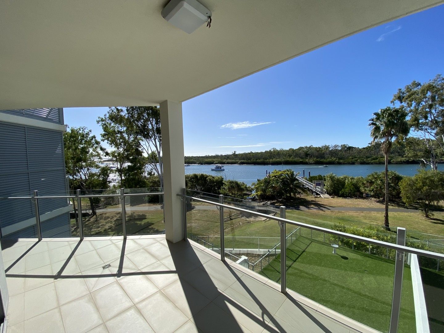 2 bedrooms House in 302/10 Wyndham Avenue BOYNE ISLAND QLD, 4680