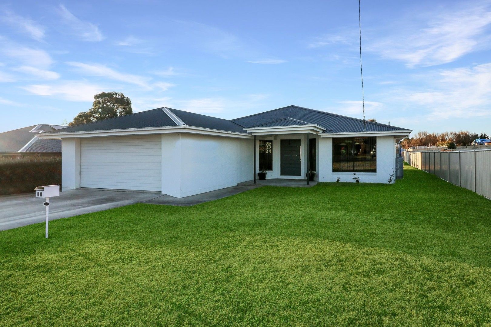 18 Bourke Street, Glen Innes NSW 2370 Domain