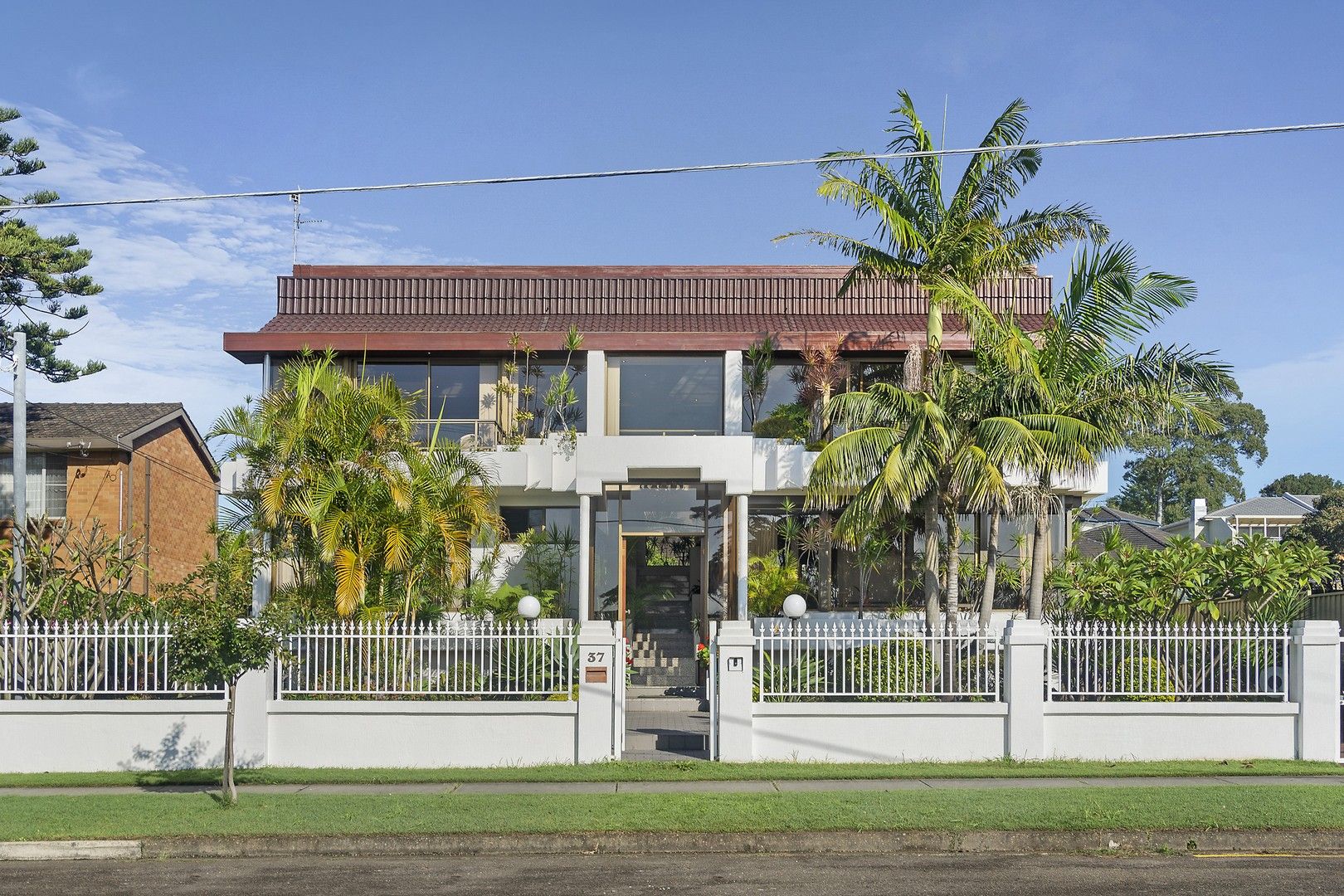 4 bedrooms House in 37 Belgrave Esplanade SYLVANIA NSW, 2224