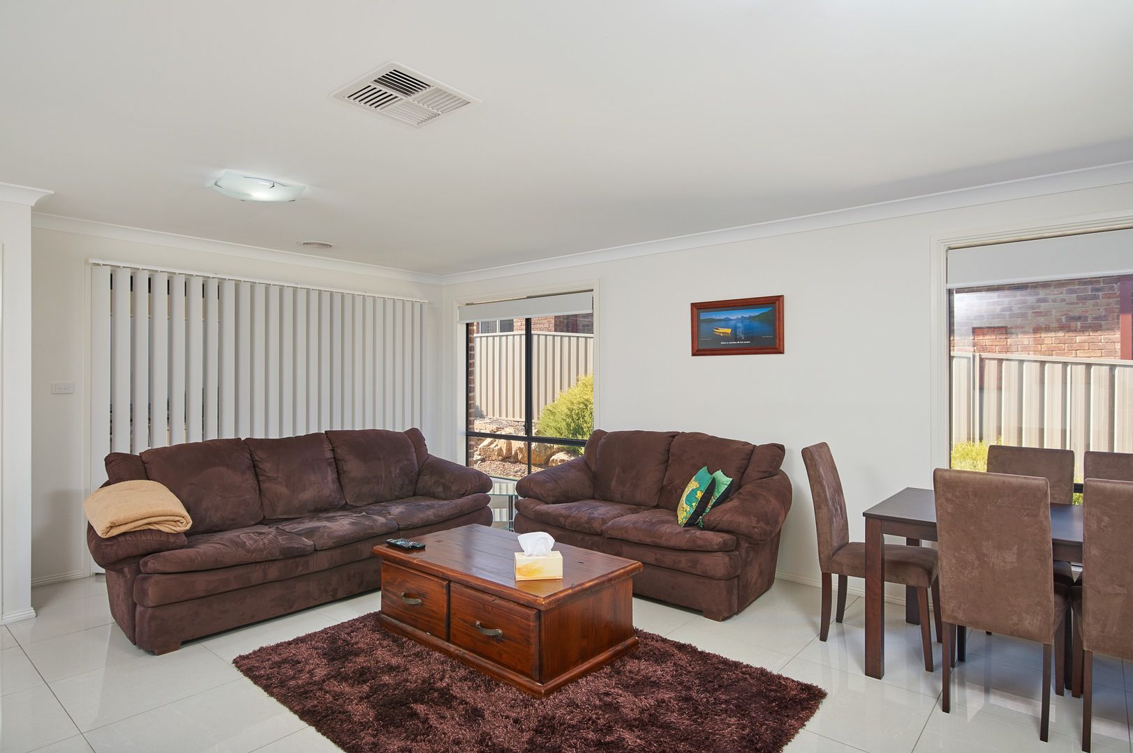 2/27 Osterley Place, Bourkelands NSW 2650, Image 2