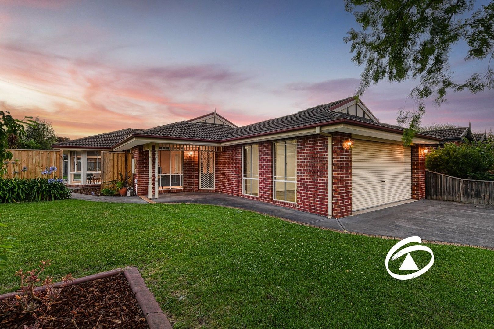 4 bedrooms House in 64 Edgbaston Circuit BERWICK VIC, 3806