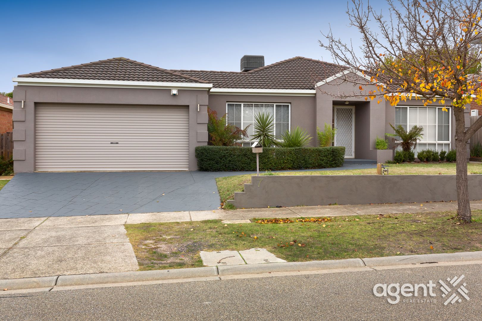 7 The Retreat , Hampton Park Property History & Address Research Domain