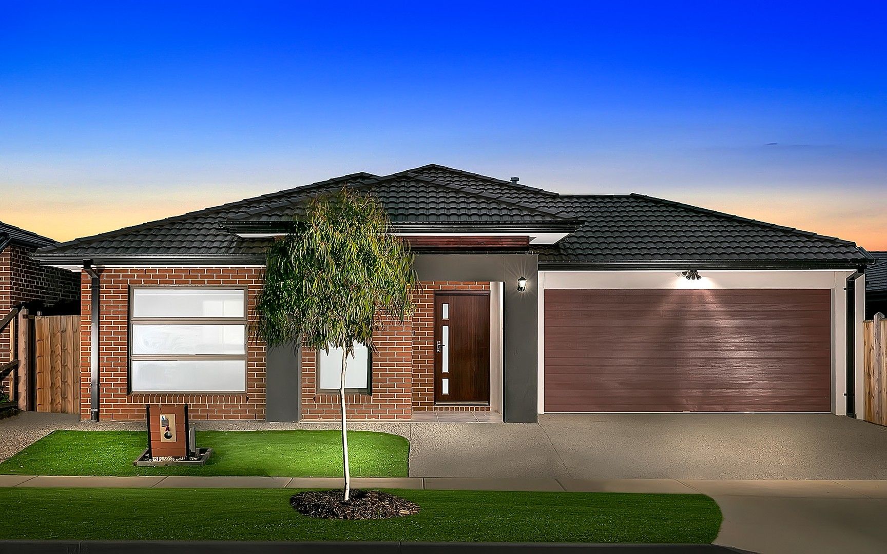 4 bedrooms House in 27 Hawkesbury Drive DONNYBROOK VIC, 3064