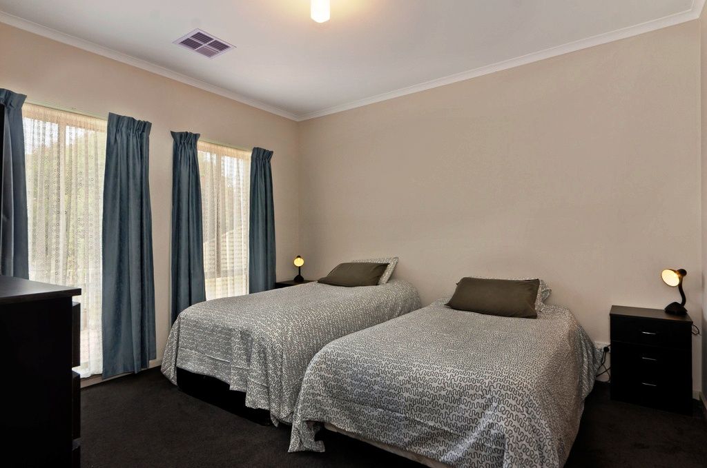 6A First Ave, NAILSWORTH SA 5083, Image 2