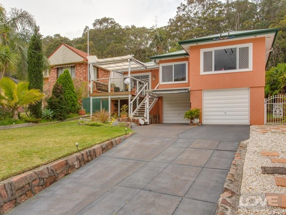 11 Coronation Street, Warners Bay NSW 2282