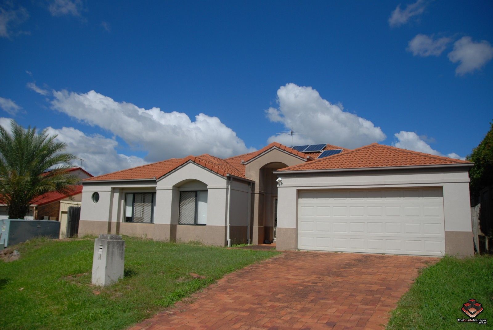 4 bedrooms House in 18 Gedas Street CALAMVALE QLD, 4116