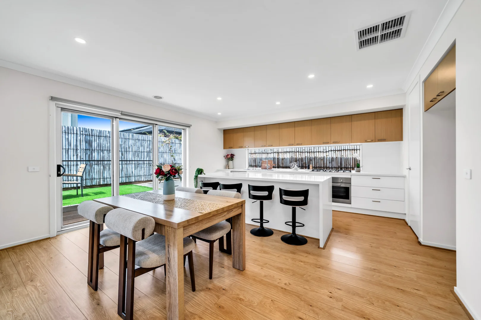 Additional image 12 of 10 Madeira Street, Manor Lakes VIC 3024