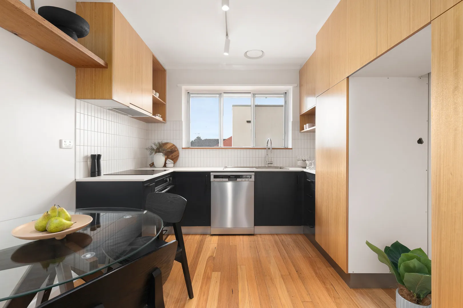 Stylish Renovation Meets Prime Footscray Convenience - View 2