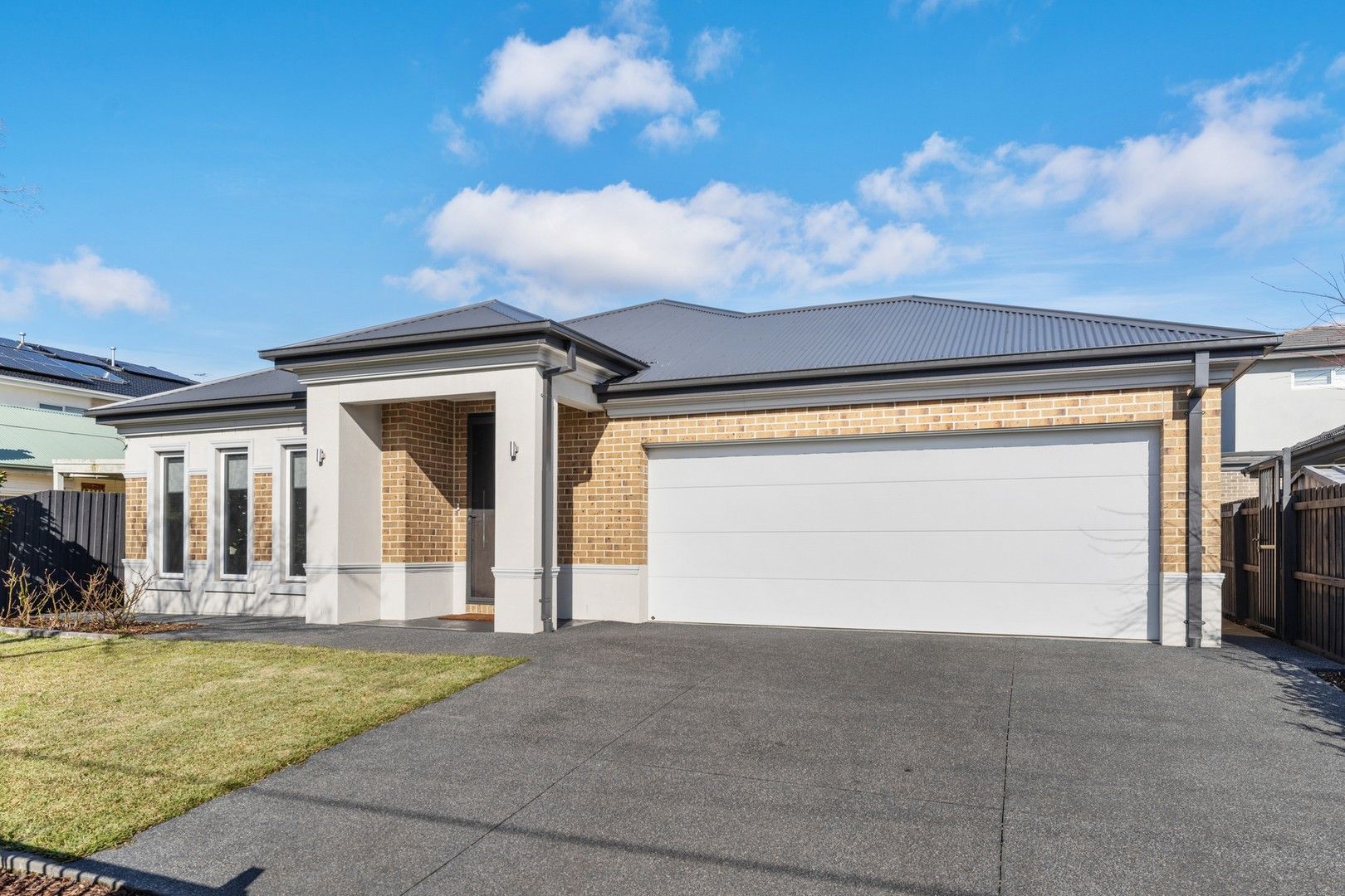 4 bedrooms House in 18 Sussex Street BLACKBURN NORTH VIC, 3130