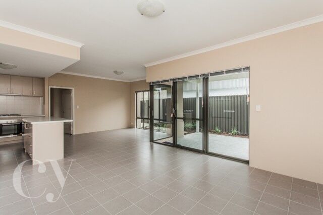 3/8 Raleigh Street, Belmont WA 6104, Image 1