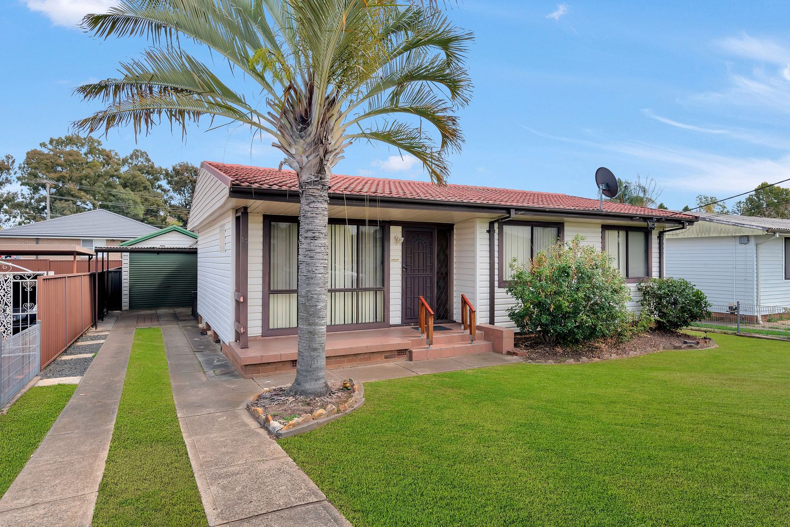 13 Quiros Avenue, Fairfield West NSW 2165, Image 1