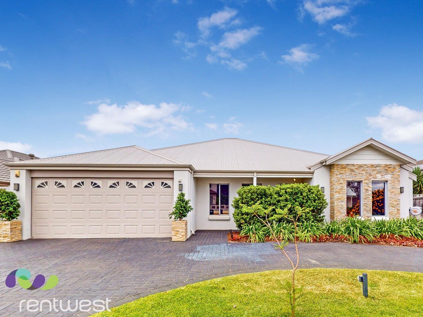 4 bedrooms House in 6 Packwood Link THE VINES WA, 6069