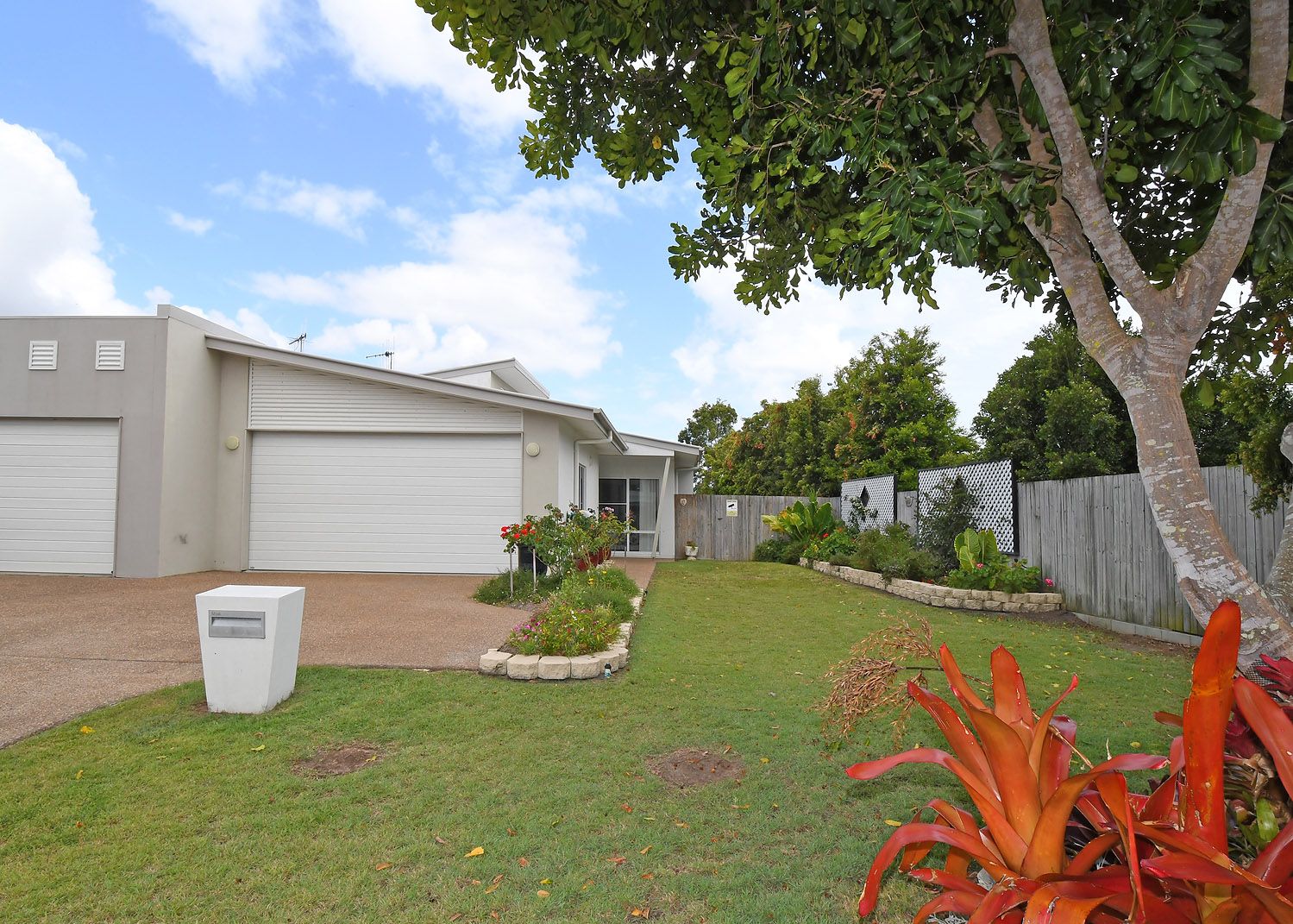 2/10 Beachside Court, Toogoom QLD 4655, Image 0