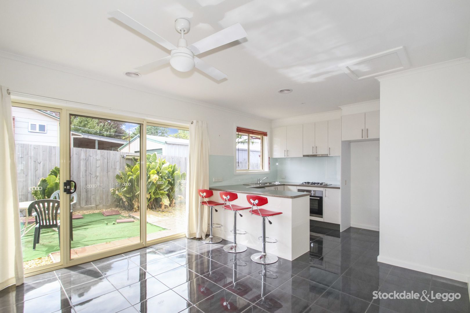 2/4 Owen Street, Leongatha VIC 3953, Image 2