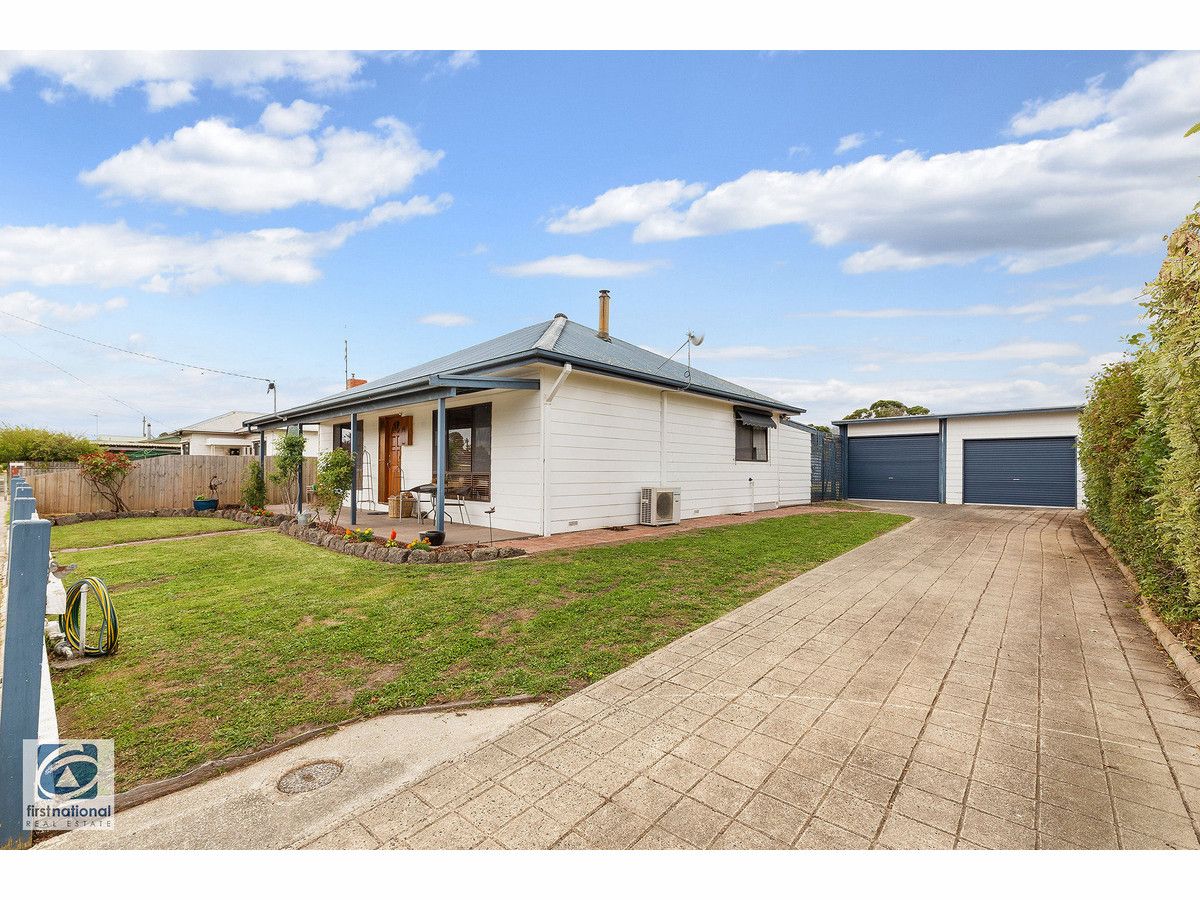 35 Winston Street, Yarragon VIC 3823, Image 2