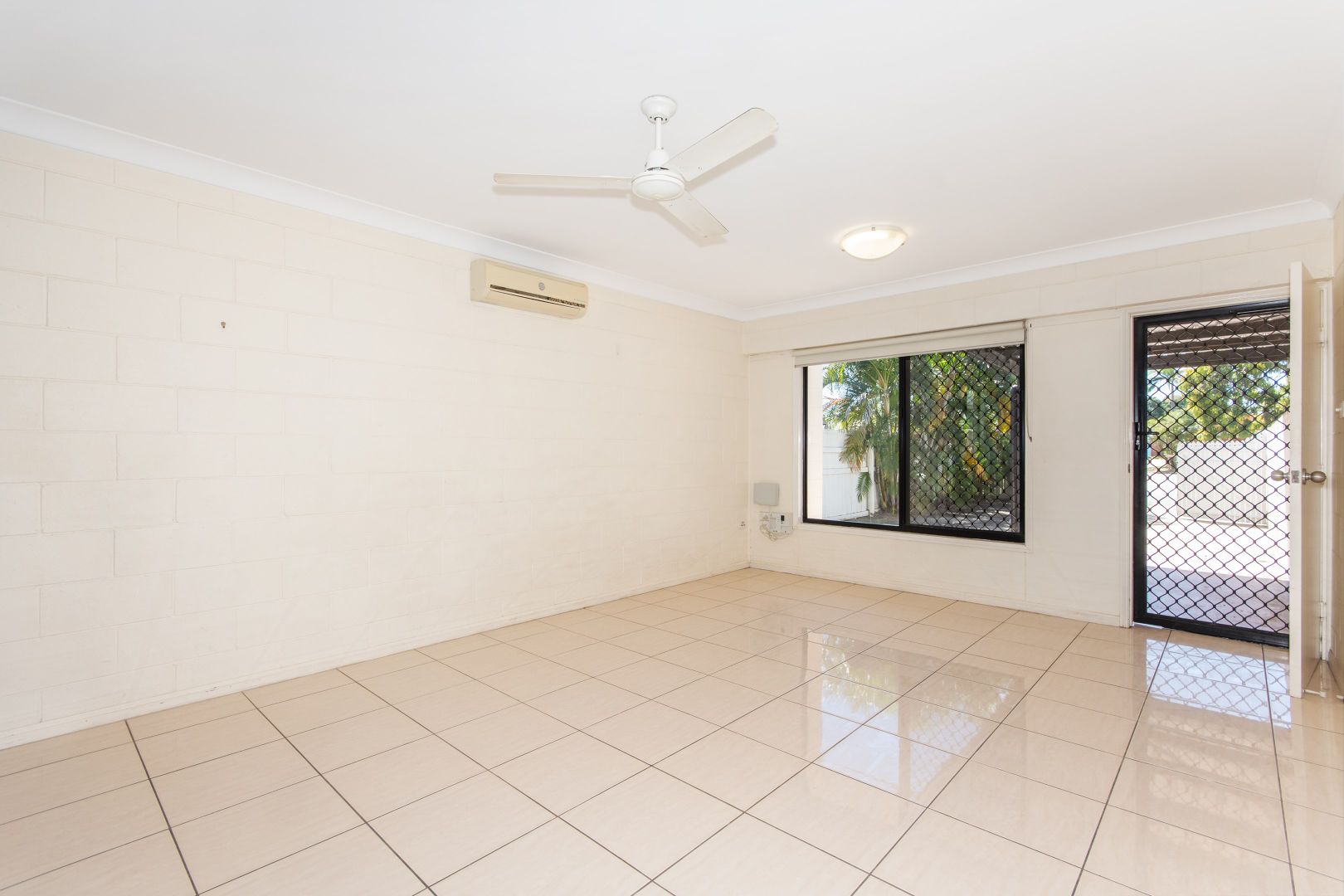 1/13 Narangi Street, Heatley QLD 4814, Image 2