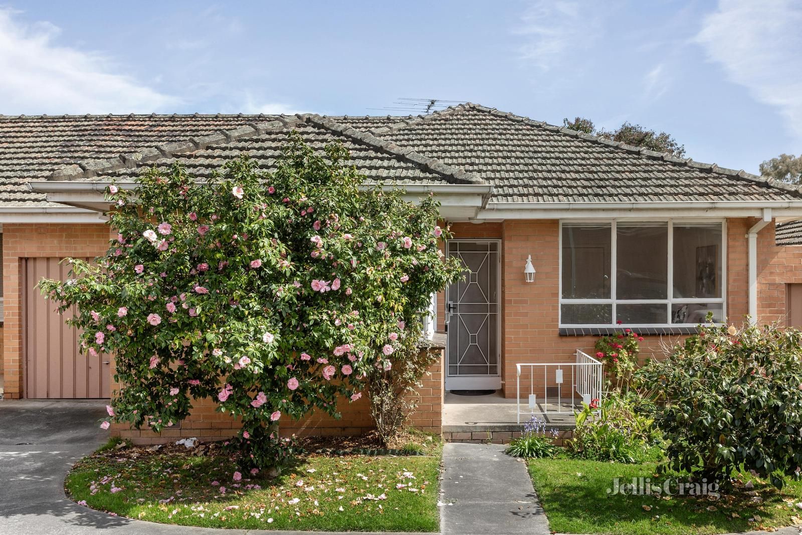 2 bedrooms Apartment / Unit / Flat in 3/22 Allambee Avenue CAMBERWELL VIC, 3124