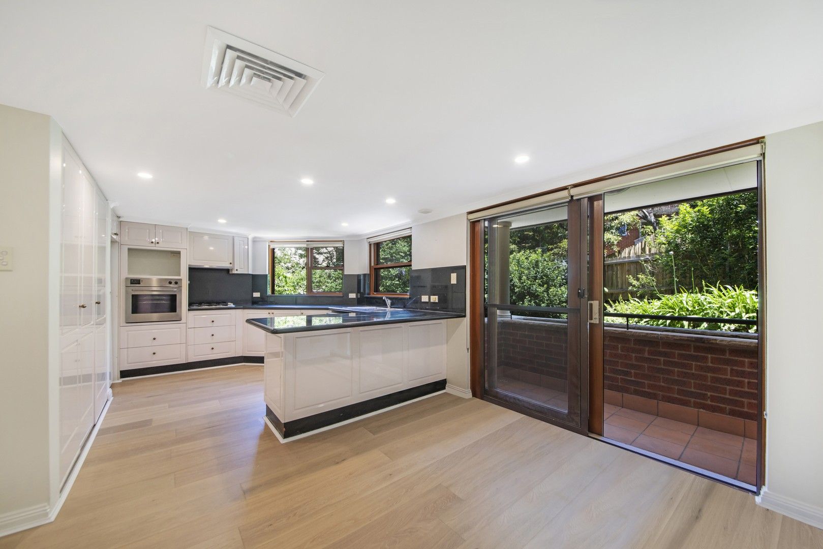 3 bedrooms Apartment / Unit / Flat in 4/8 Reed Street CREMORNE NSW, 2090