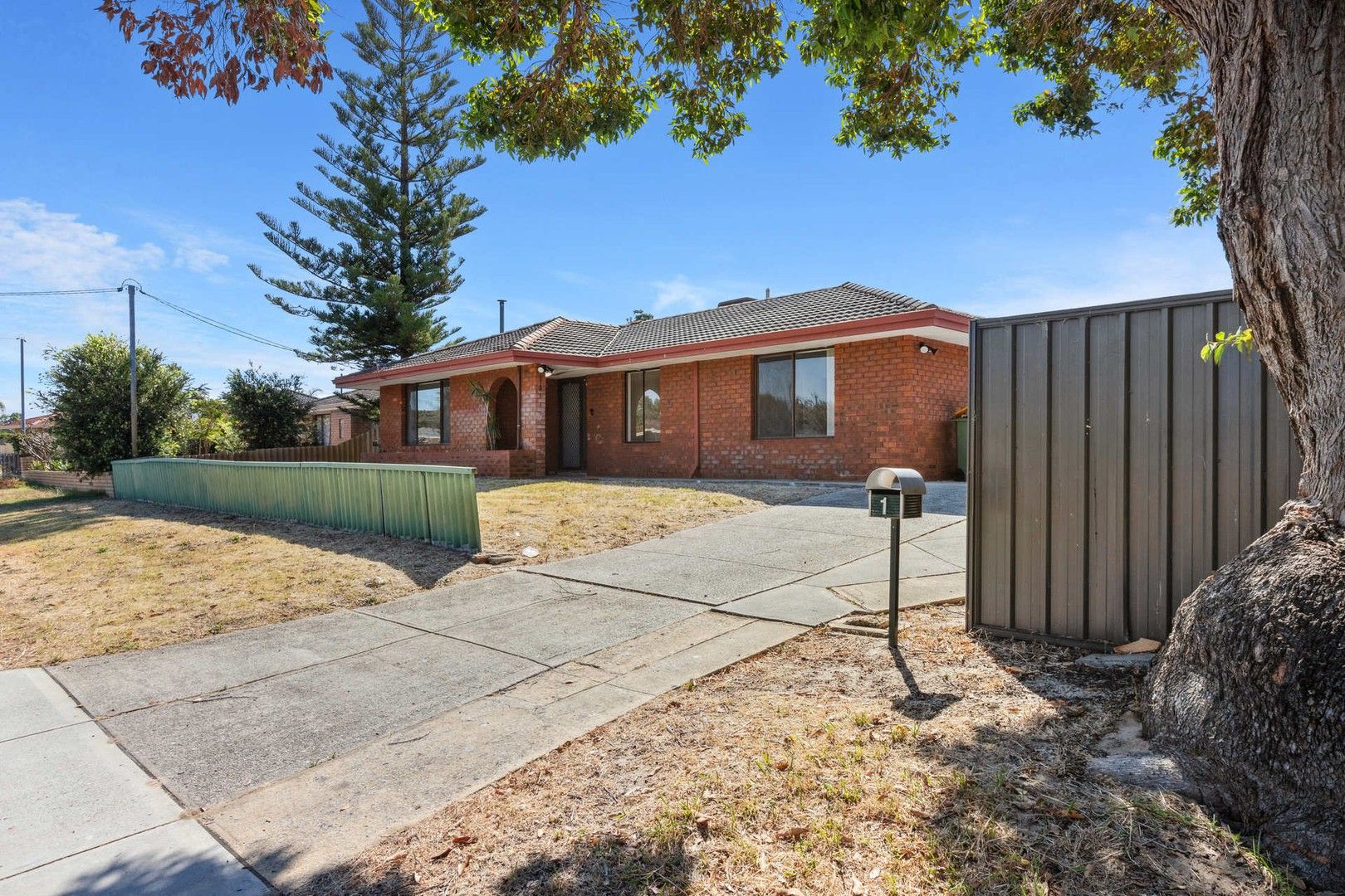 3 bedrooms House in 1 Wimmera Place HUNTINGDALE WA, 6110