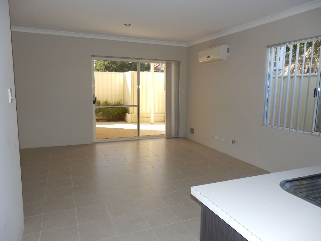 5/3 Duggan Court, BALGA WA 6061, Image 2