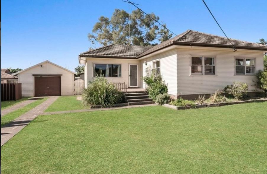 3 bedrooms House in 15 Algie Crescent KINGSWOOD NSW, 2747