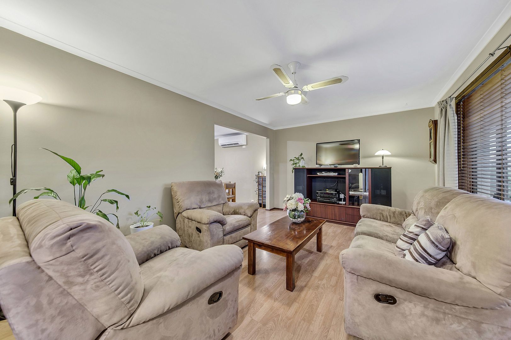 14 Carter Crescent, Calwell ACT 2905, Image 2