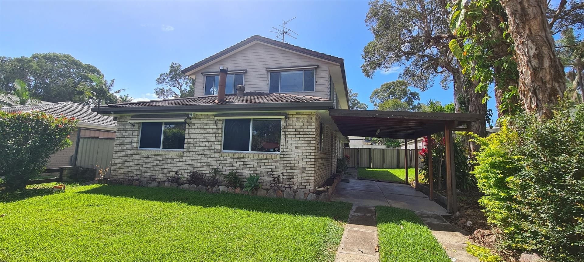 5 bedrooms House in 51 Lights Street EMERALD BEACH NSW, 2456