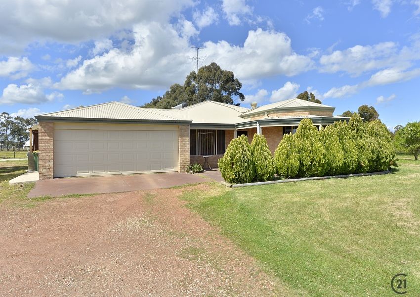 30 Paperbark Place, West Pinjarra WA 6208, Image 2