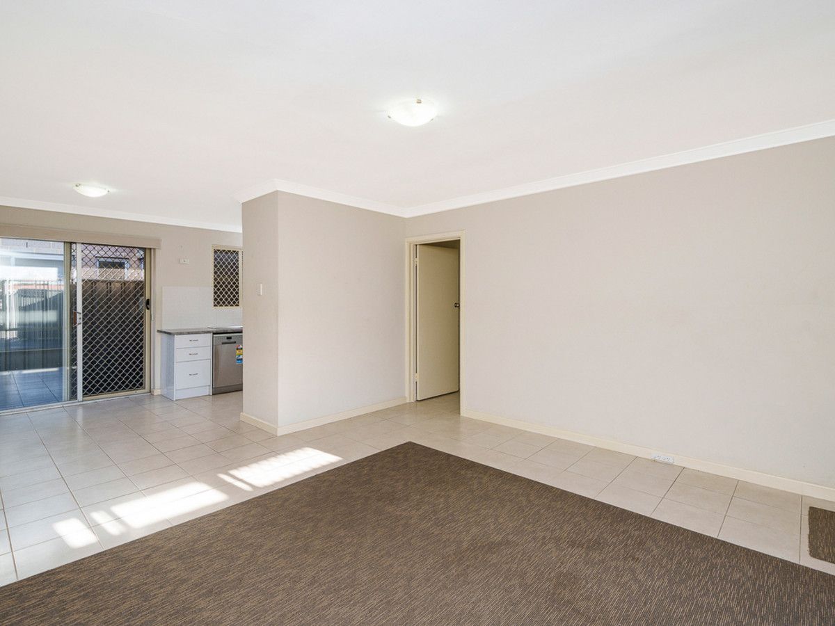 3 bedrooms Villa in 264B The Strand DIANELLA WA, 6059