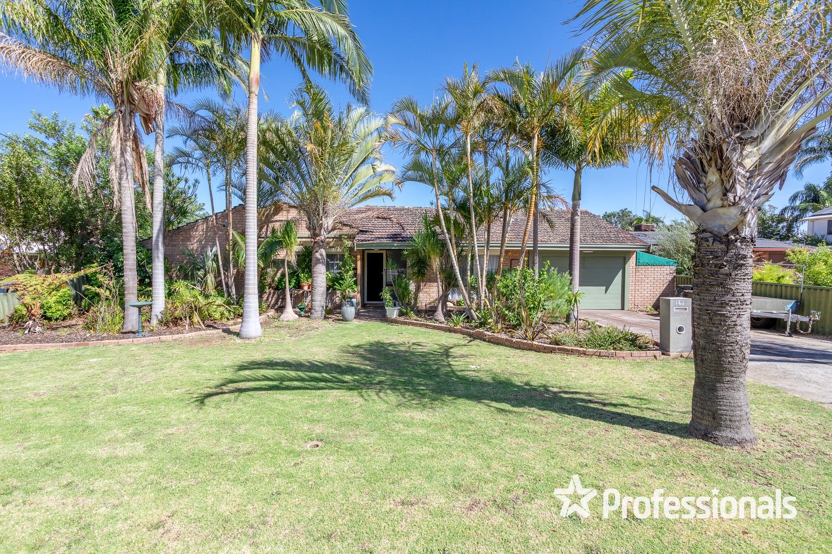 17 Avonlee Road, Armadale WA 6112, Image 0