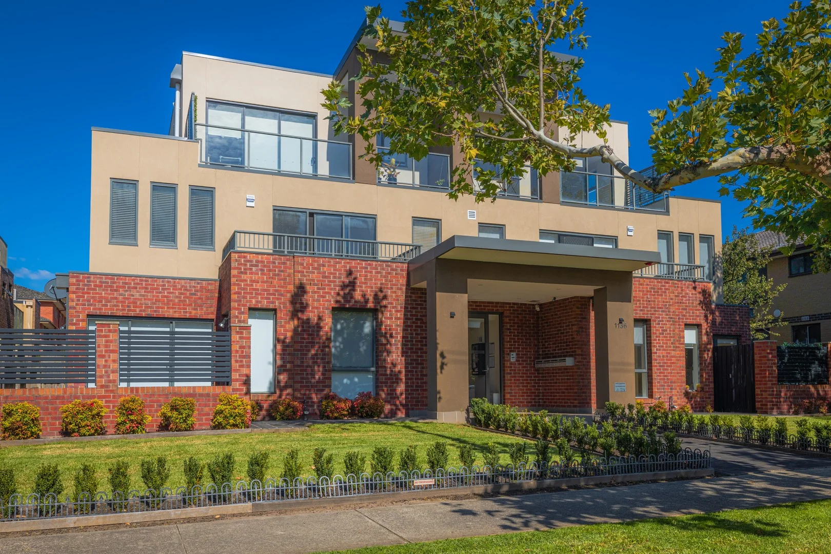 102/1136 Whitehorse Road, Box Hill VIC 3128