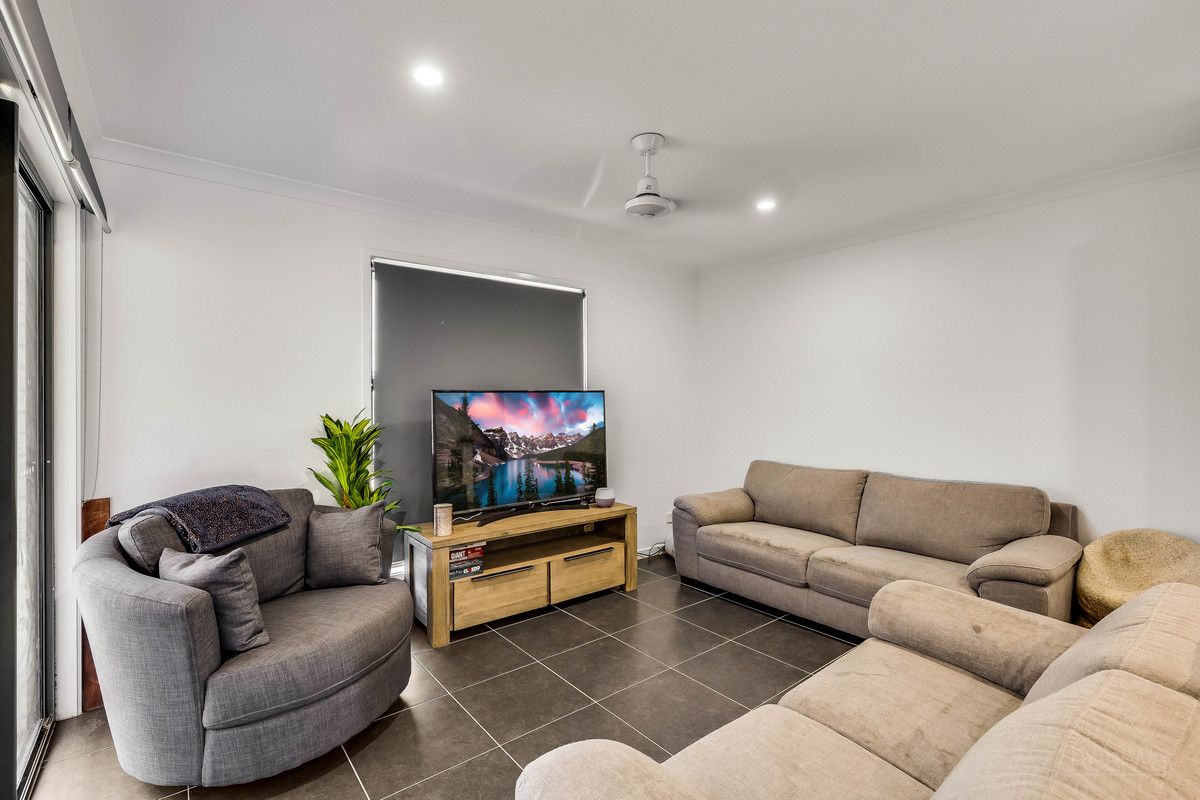 1 & 2/7 McInnes Crescent, Glenvale QLD 4350, Image 2