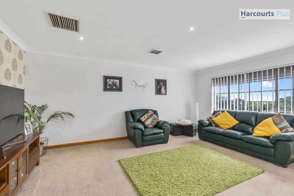 55 Dutchman Drive, Hallett Cove SA 5158, Image 2