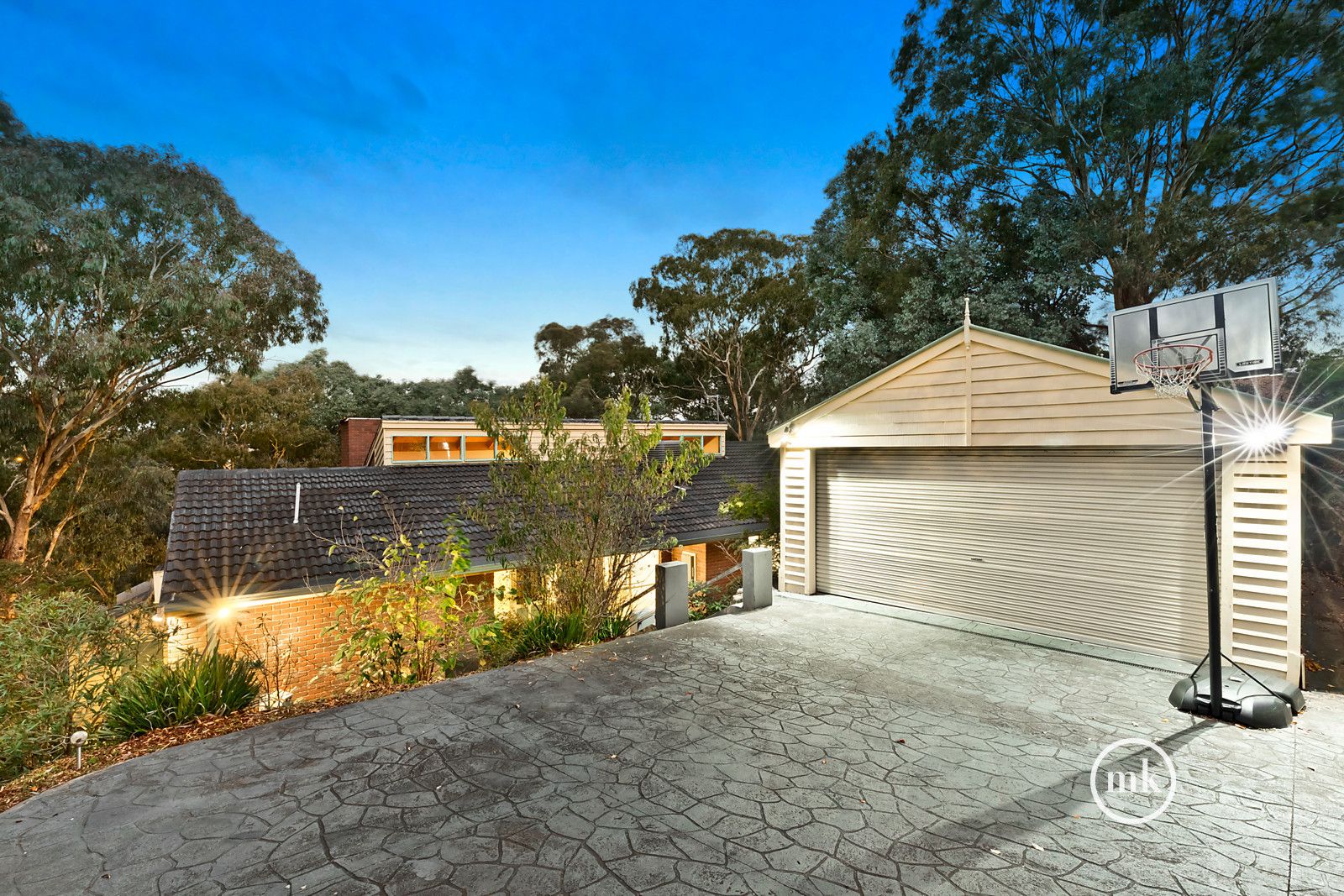 4 bedrooms House in 2 Ibera Court ELTHAM NORTH VIC, 3095