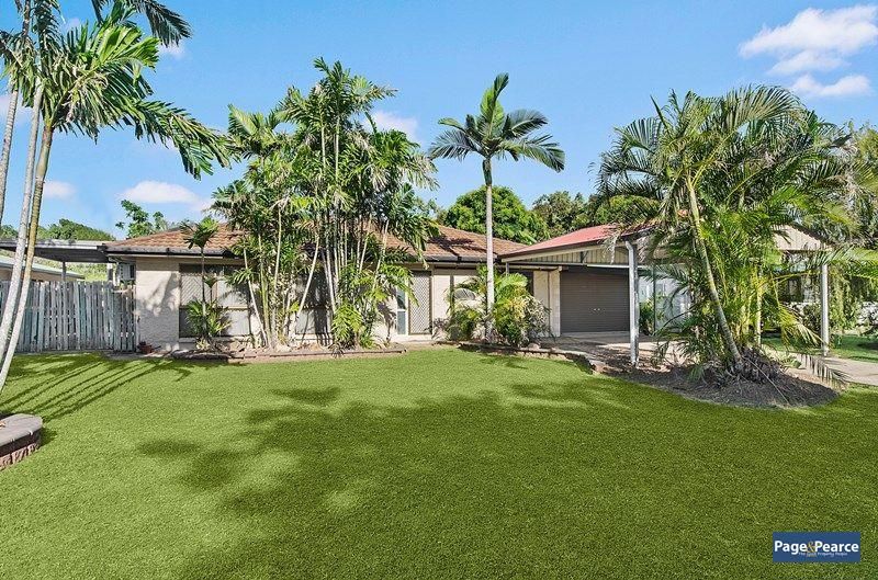 4 bedrooms House in 36 Honeysuckle Drive ANNANDALE QLD, 4814