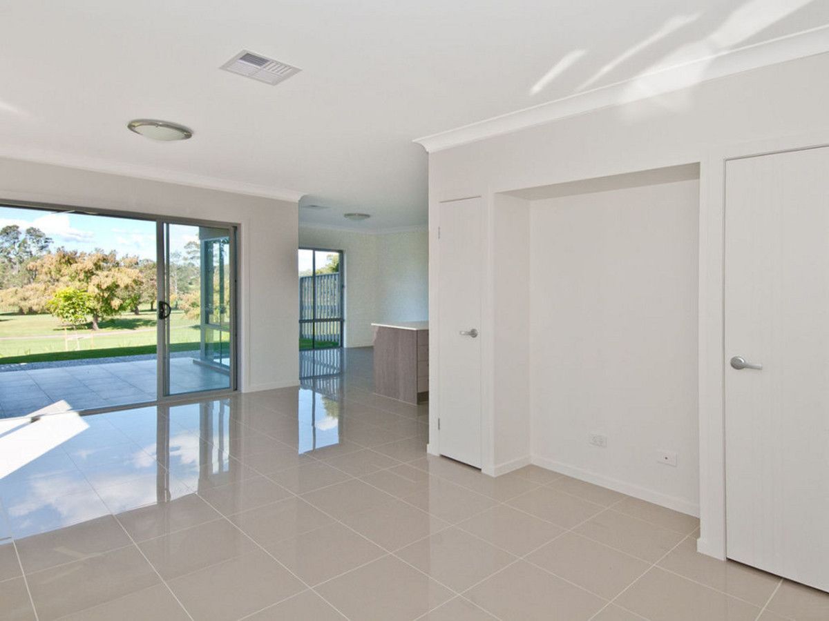 3/1 Anna Louise Terrace, Windaroo QLD 4207, Image 2