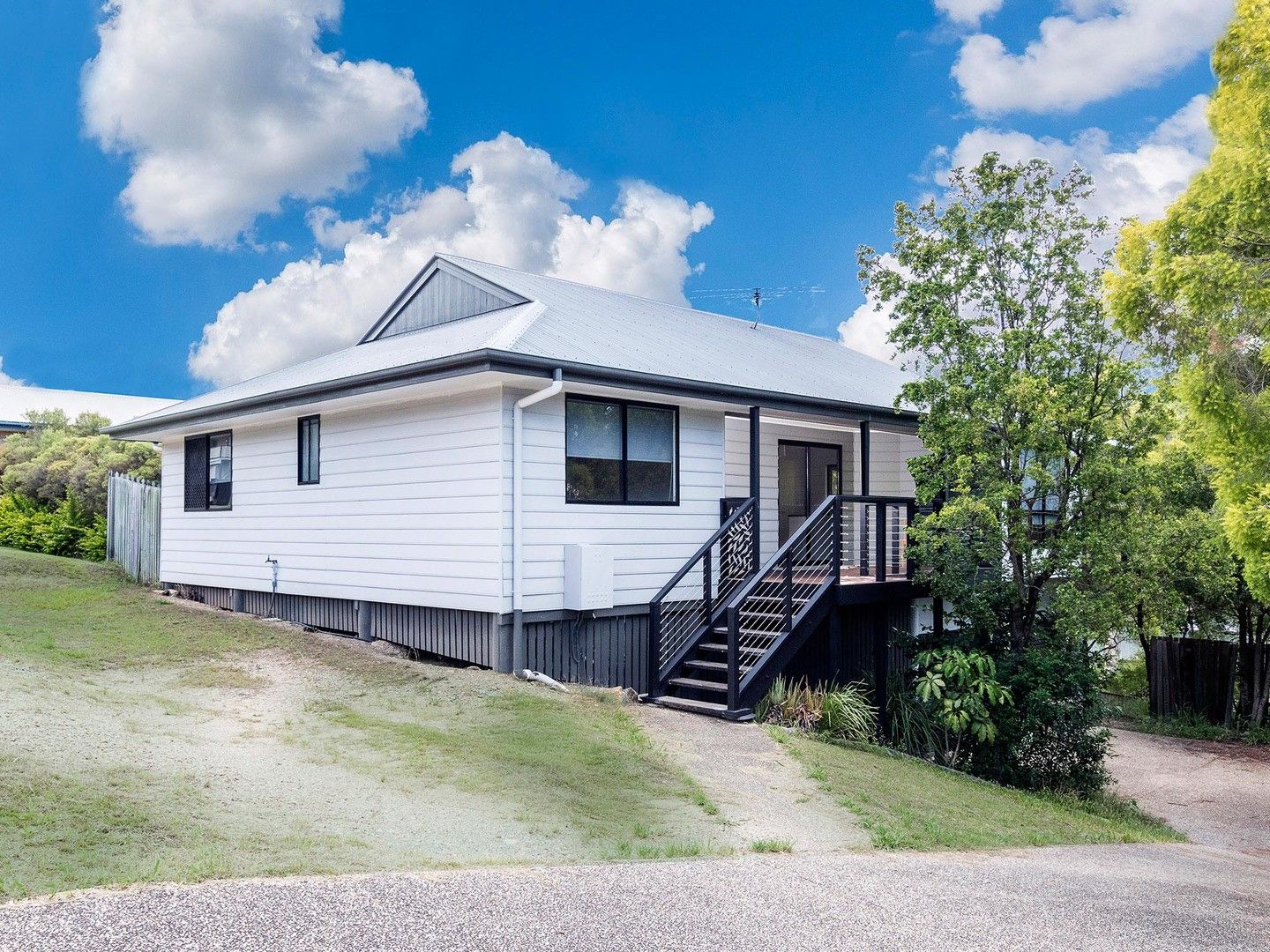 4 bedrooms House in 24 Madison Place CARINA QLD, 4152