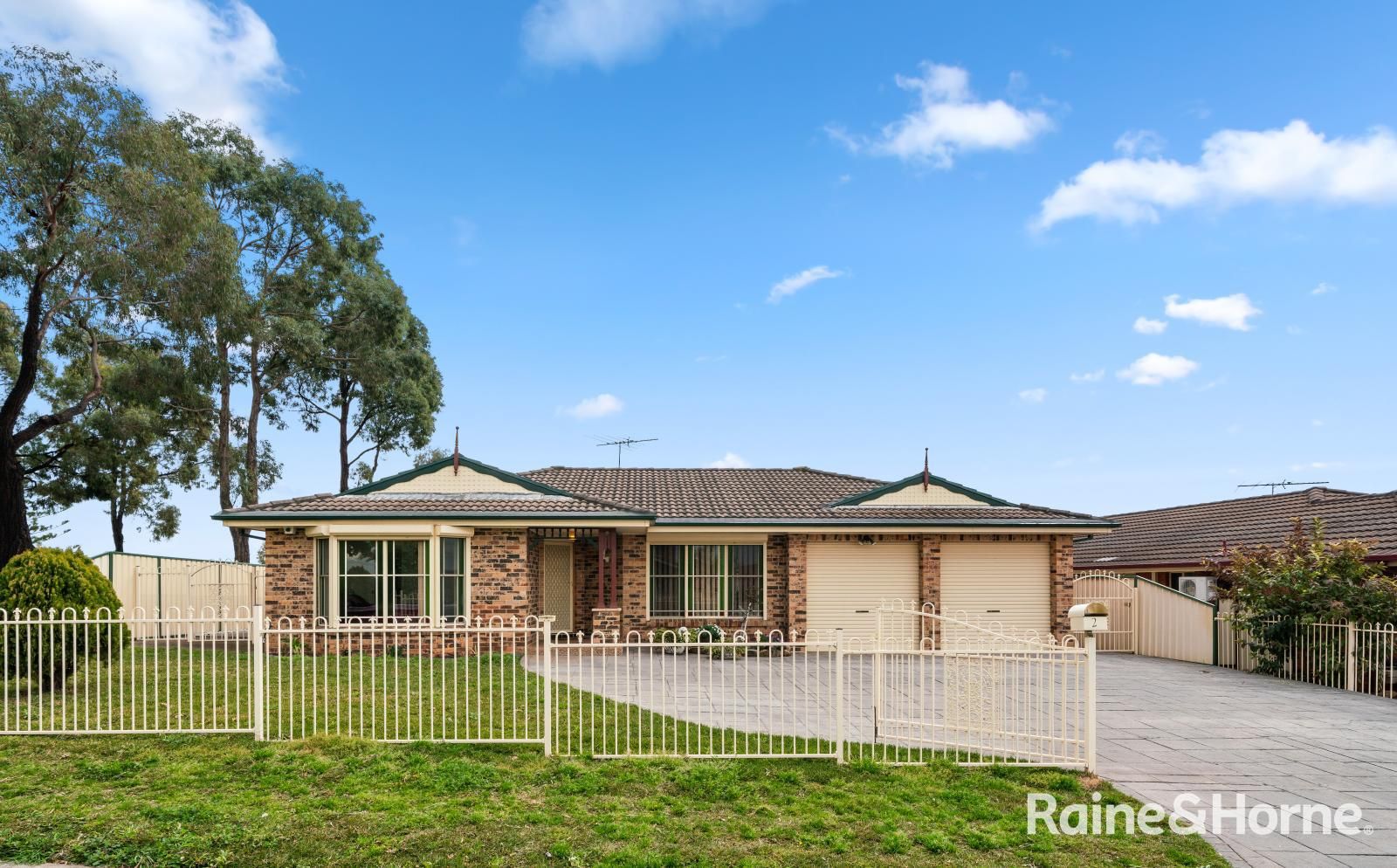 2 Carina Avenue, Hinchinbrook NSW 2168, Image 0