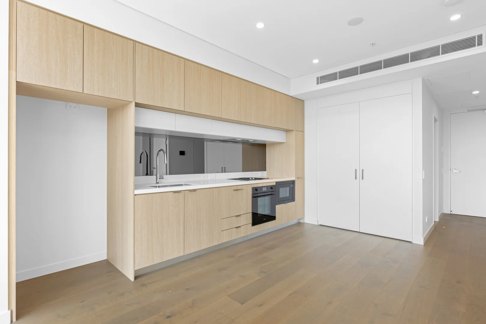 Additional image 2 of 817/455b Captain Cook Drive, Woolooware NSW 2230